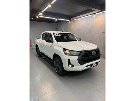 TOYOTA HILUX 2.8 D-4D TURBO DIESEL CD SR 4X4 AUTOMÁTICO